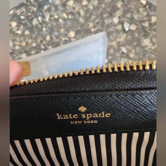 BNWOT KATE SPADE ZIPPER WALLET - Picture 6 of 7